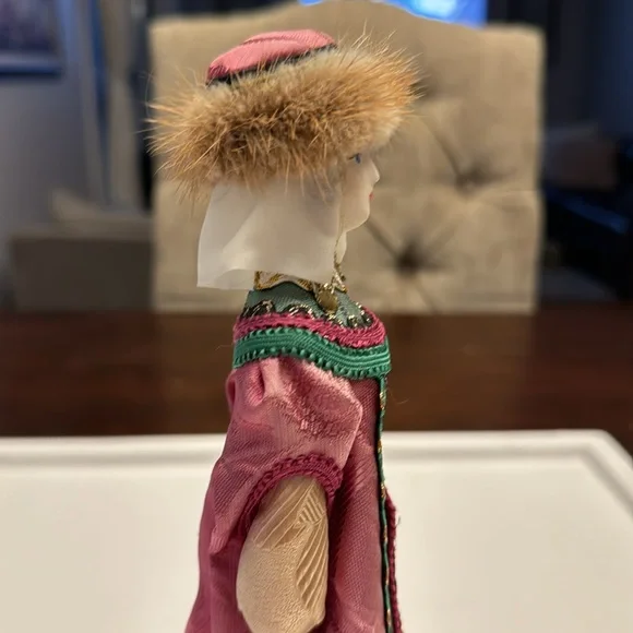 Vintage 9.5” Handmade Porcelain“CONE DOLL” Russian Fur Accents - Picture 9 of 16